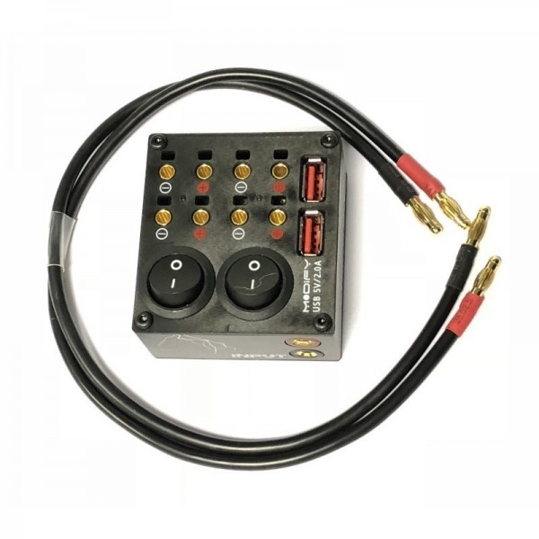 12V Verteiler für 4mm Stecker und USB